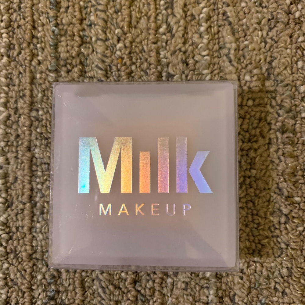 NWT Milk makeup highlighter